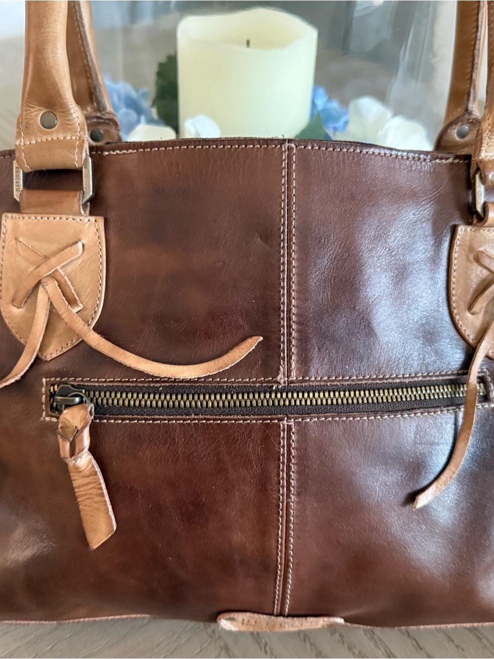 Bed Stu NEW RELEASE ROCKABABY Teak Rustic Leather Shoulder Bag NWT Retails $295 - Picture 3 of 13